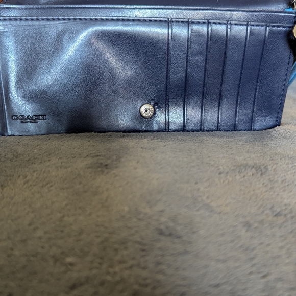 Coach wristlet - Picture 4 of 4